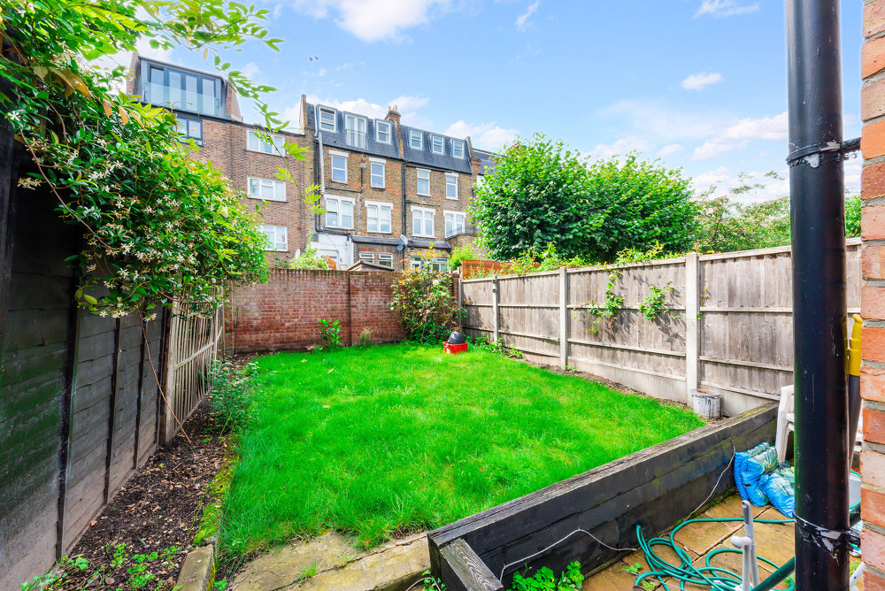 house or flat for sale or rent in south west London